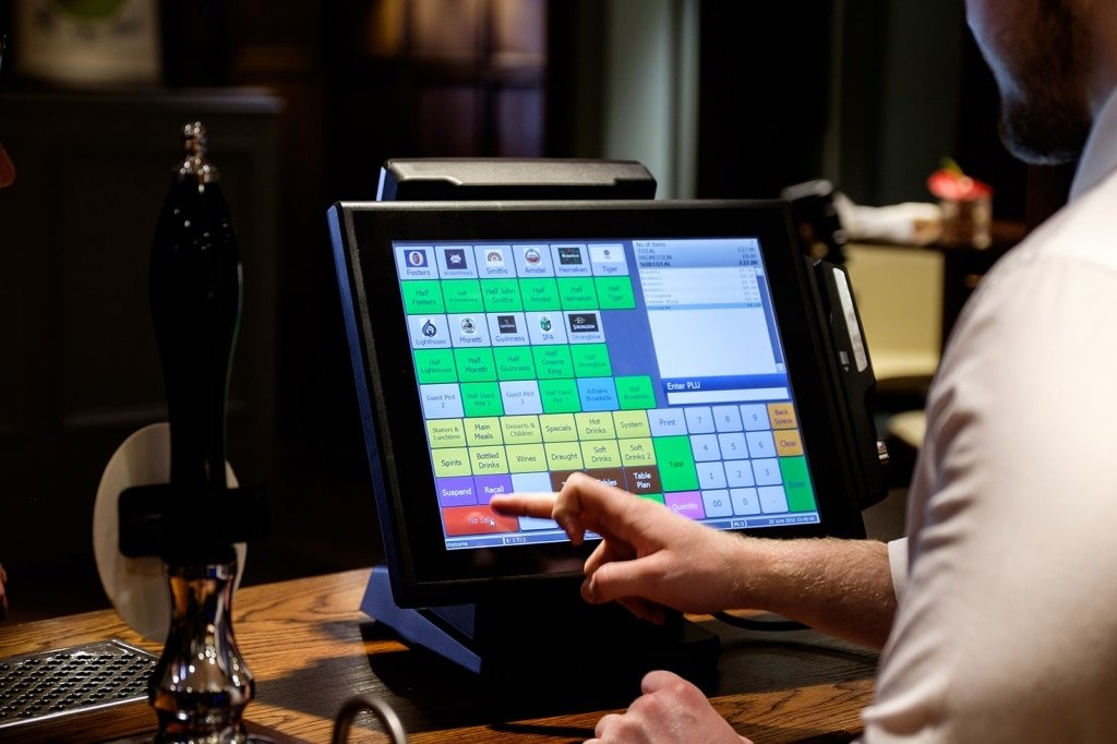 How to use restaurant management software to improve efficiency - Fekrait software