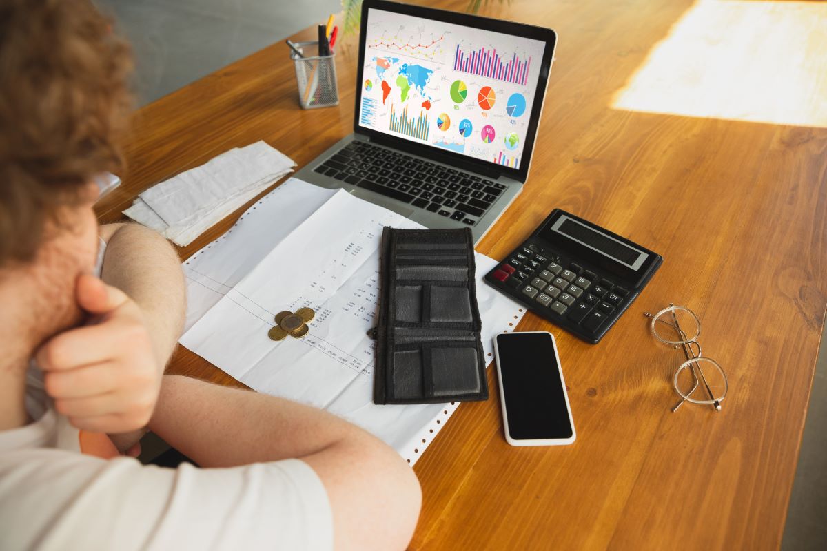 How to Use Accounting Software to Manage Inventory and Sales Effectively - fekrait Software