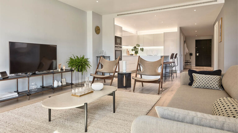 How does hotel and furnished apartment management software help you organize reservations and invoices? _ Fekrait Software