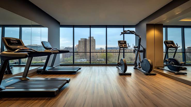 توجهات اللياقة البدنية لعام 2026: 5 طرق لتأمين مستقبلك التجاري - فكرة للبرمجيات